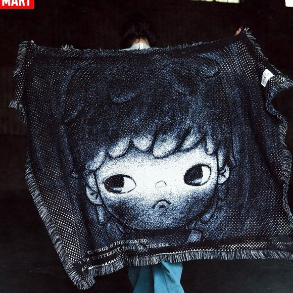 Hirono Living Wild Decaying City Series blanket, NEW Sealed box - Picture 3 of 6